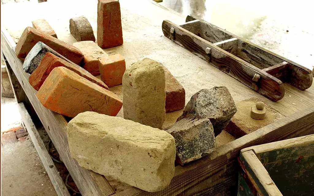 ساخت آجر در خانه
